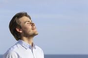 پژوهش جدید: تنفس آهسته بر تصمیم‌گیری انسان تأثیر می‌گذارد