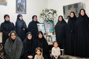 دیدار مسئول و خدام زینبیه دهدشت با خانواده شهید
