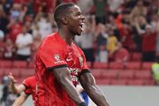 مهاجم پرسپولیسی به آفریقا رفت