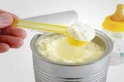 سهمیه شیرخشک نوزادان فروشی نیست / کمبود شیرخشک نداریم