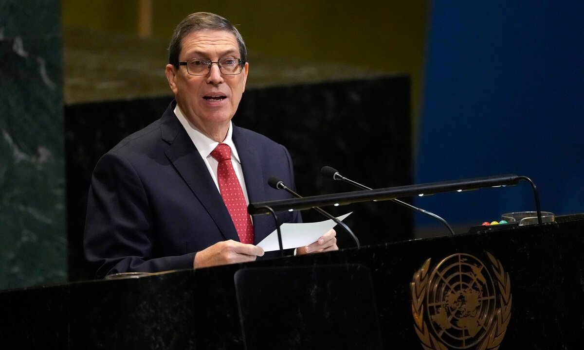 کوبا آماده گفتگو با آمریکا است؛ اما بر اساس احترام متقابل
