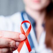 شناسایی ۲۲۰ یزدی مبتلا به HIV/لزوم حمایت از بیماران با رفع انگ و تبعیض در جامعه