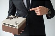 هدیه برای وکیل به مناسبت روز مرد یا روز وکیل