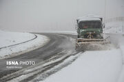 برفروبی و یخ‌زدایی ۸۰۰ کیلومتر باند از راه‌های ماهنشان در ۲ روز گذشته