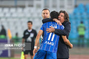 برتری استقلال مقابل شمس آذر ۱۰ نفره در نیمه نخست