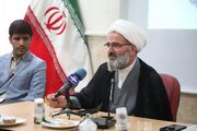 امام جمعه سمنان: ادبیات آموزشی ما هنوز مبتنی بر روخوانی کتاب‌هاست