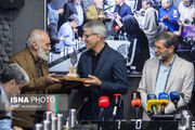 سخنگوی وزارت خارجه نشان ادبی دریافت کرد