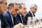 انتقاد روزنامه اصولگرا از تندروها: نق می‌زنند/ نفس‌شان از جای گرم بلند می‌شود