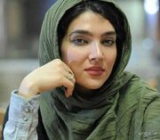 سارا رسول‌زاده روی صحنه می‌رود