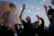 روایت آسوشیتدپرس از تشییع امام شهید امت در «دریای سوگواران» ایرانی