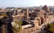 رونمایی از دایرةالمعارف شهدای اردستان/ ثبت مشخصات ۱۳۸۶ شهید در هشت جلد کتاب