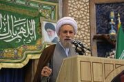 امام جمعه شیراز: دشمن به اختلاف مردم امید بسته است