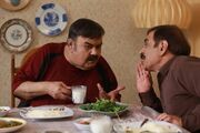قدرت‌الله ایزدی در آخرین سریال اکبر عبدی چه نقشی دارد؟