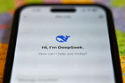 DeepSeek: هر آنچه که باید در مورد برنامه چت‌بات هوش مصنوعی بدانید