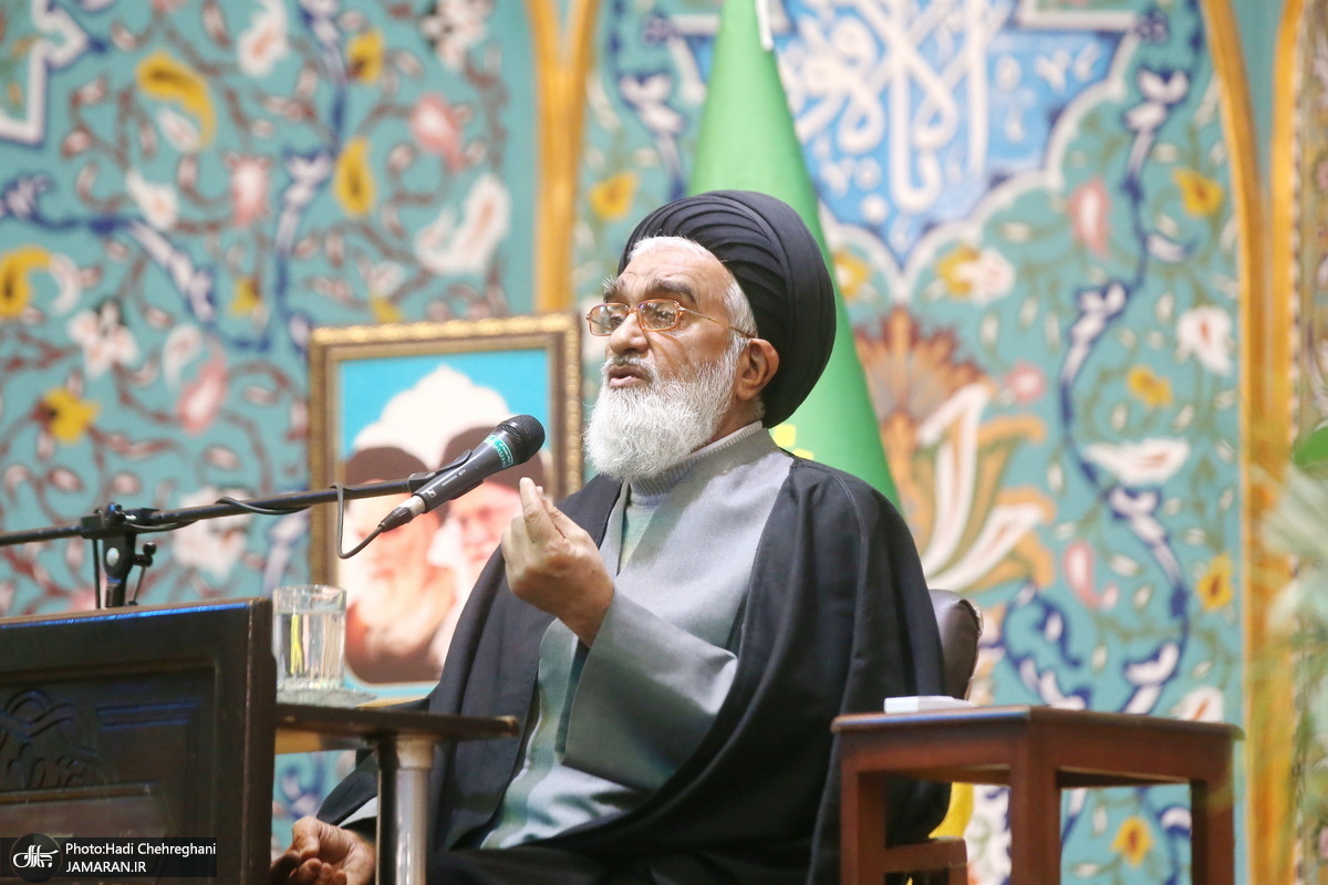 امام جمعه قم: بیانات رهبر انقلاب پاتک روانی دقیق به ترامپ بود