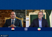 گفت‌وگوی تلفنی روسای جمهور ایران و مصر/ پزشکیان: برای ایران حل مسائل از مسیر دیپلماسی همواره بر جنگ اولویت داشته/ عمیقاً بر این باوریم که جنگ نه به نفع ایران، نه آمریکا و نه منطقه خواهد بود/عبدالفتاح السیسی: هیچ راه‌حل نظامی برای حل مسائل منطقه وجود ندارد