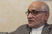 حسین مرعشی: جامعه ما دیگر جامعه دهه ۶۰ نیست/ جمهوری اسلامی باید با حفظ اصالت‌هایش، خود را بازسازی کند/ باید از توافقی که پیروزی سیاسی ایران را تثبیت می‌کند، استقبال کنیم/ آمریکایی‌ها کاملاً دنبال بهانه‌ای می‌گردند که جنگ تمام شود و ما هم باید استقبال کنیم