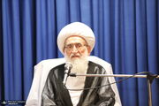 آیت‌الله العظمی نوری همدانی: از هر اقدامی که موجب تضعیف وحدت است پرهیز شود/ در رأس نظام اسلامی، ولایت فقیه قرار دارد که باید در نهایت از تصمیم ایشان تبعیت شود/ یکی از مهم‌ترین اهداف دشمن، ایجاد فاصله و بی‌اعتمادی میان مردم و مسئولان است