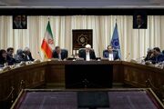 تیم اقتصادی دولت به ریاست معاون اول رئیس‌جمهور در بانک مرکزی تشکیل جلسه داد/ عارف: آمریکا کار جدیدی نمی‌تواند بکند؛ آنچه می‌بینیم بیشتر عملیات روانی است/ وضعیت در آینده بهتر خواهد شد.