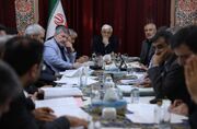 عارف: با وجود جنگ اقتصادی، به آینده امیدواریم و برای عبور از مشکلات راهکار داریم/ دولت در همه حوزه‌ها روش‌های نوآورانه‌ای دارد/ درآمدها صرف معیشت مردم و توسعه کشور شود