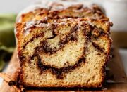 طرز تهیه نان دارچینی لایه‌ای؛ کیک نرم و خوش‌عطر با مغز دارچین و شکر
