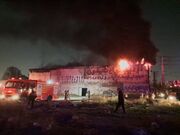 آتش‌سوزی گسترده در کارگاه تولید مواد پلاستیکی جاده ساوه