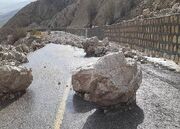 خطر ریزش سنگ و سقوط بهمن در راه‌های کوهستانی مازندران