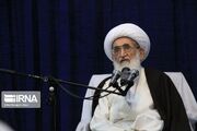 آیت الله نوری همدانی: از هر اقدامی که موجب تضعیف وحدت است پرهیز شود