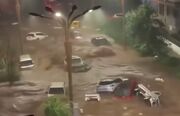 ببینید | تخلیه ساختمان‌های مسکونی و تخریب جاده‌ها و زیرساخت‌ها بر اثر باران‌های سیل‌آسا در شمال ویتنام