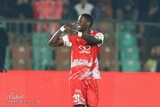 مهاجم پرسپولیس به هوادار رسید