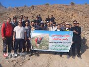 دانشجویان پسر دانشگاه علوم پزشکی یزد به دره کمباغ کوه‌پیمایی کردند