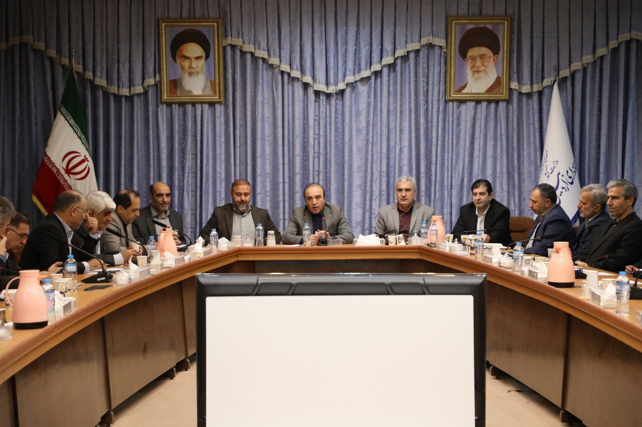 خلیلی: اقدام برای خودکفایی در تولید خوراک دام و طیور ضروری است