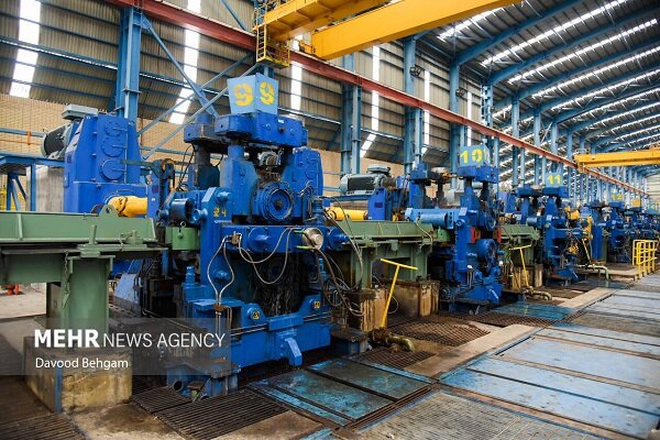 دو تصویر متفاوت از صنعت در دی‌ماه؛ رشد سالانه، افت ماهانه