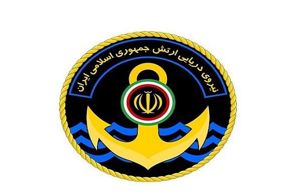 فرار شناور دشمن متجاوز آمریکایی با شلیک موشک کروز توسط ارتش