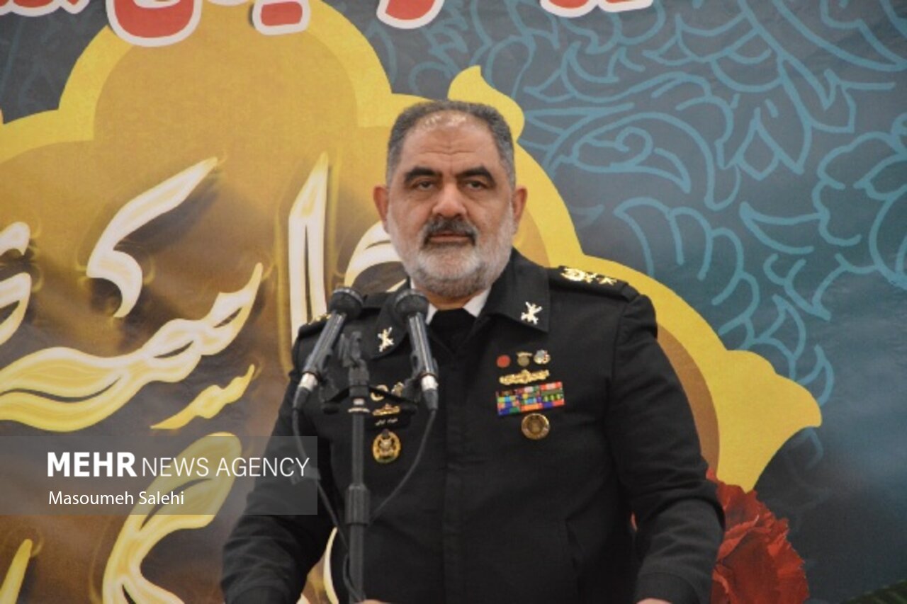 دریادار ایرانی: امکان زمین‌گیرکردن دشمن را در هر نقطه‌ای داریم