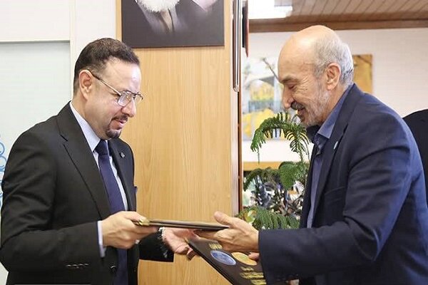 تمدید تفاهم‌نامه همکاری بین دانشگاه تهران و مستنصریه بغداد
