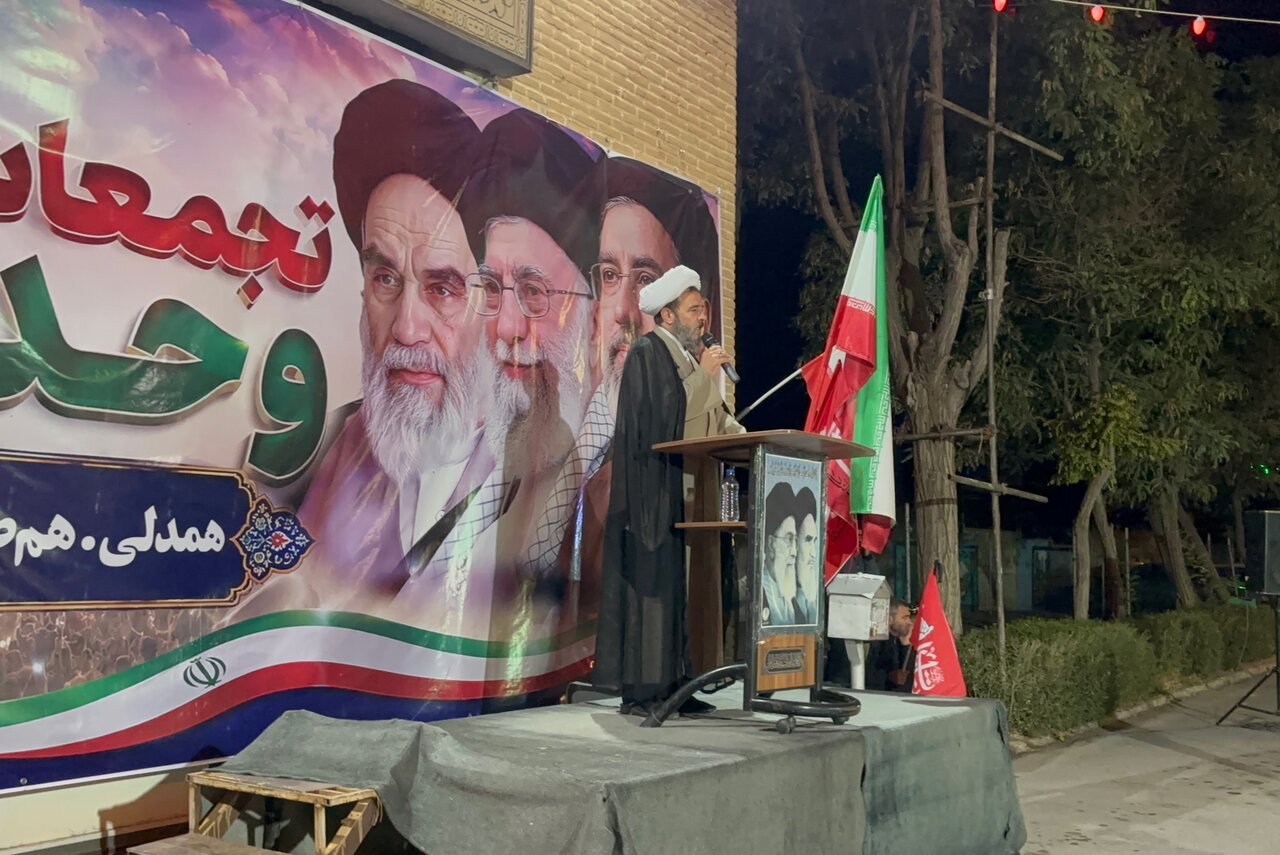 خورشیدی: حضور شبانه مردم بیجار در میدان گروسی، نمادی از مقاومت است