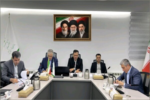 پیگیری موانع سرمایهگذاری و تکلیف معادن غیرفعال در نشست نمایندگان کردستان و بازرسکل