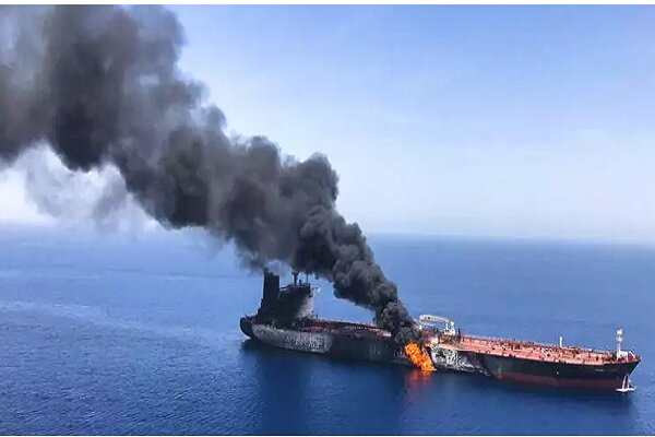انفجار ۳ نفتکش متخلف هنگام عبور غیر مجاز از تنگه هرمز