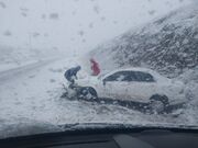 نبرد اورژانس ۱۱۵ با برف برای نجات جان بیماران در کردستان