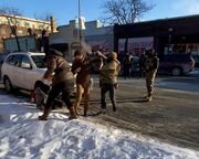 خانواده قربانی قتل پلیس آمریکا: دولت ترامپ به دروغ‌گویی پایان دهد