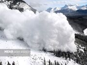ریزش بهمن ۳۰۰ متری در محور لبد بازفت
