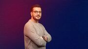 اول او را به یک تور میناب‌گردی ببرید