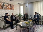 تجلیل از خانواده‌های شهدا و ایثارگران سنندج با اهدای یادبود رهبر شهید