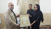 مدیرعامل صندوق هنر با خانواده دو تن از شهدای دانش آموز میناب دیدار کرد