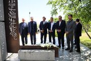 ادای احترام سخنگوی وزارت خارجه به مقام شامخ شهید گمنام در همدان