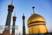 پرچم سوگواری سیدالشهدا(ع) بر فراز گنبد حرم بانوی کرامت برافراشته شد