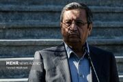 همتی: سیاست بانک مرکزی حرکت به سمت یکپارچه‌سازی بازار ارز است