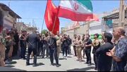 اقامه عزای حسینی مقابل منزل شهید جنگ رمضان