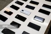 بازار موبایل در بن‌بست گرانی؛ مشتریان به تعمیر گوشی‌ها پناه بردند